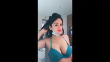 Cewek Toge Montok Pamer Full Body Streaming Lumer HD