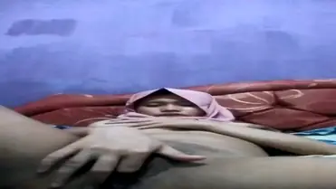 Dewi Alumni SMK 45 Jakarta Jilbab Part 03 Skandal Goyang Patah HD