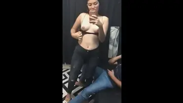 Gadis Cantik ML Ganas sampai Basah Kuyup, Rintihan yang Terdengar sampai Lorong