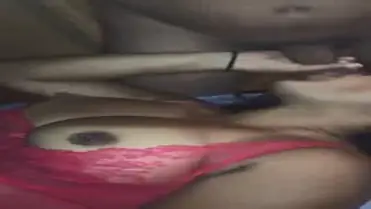 Momen Kasmaran Isap Batang Di Kamar